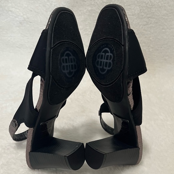 Dana Buchman size 8 1/2 med open toe heel - Picture 12 of 12